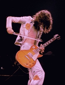 jimmypageplayswithabow_01