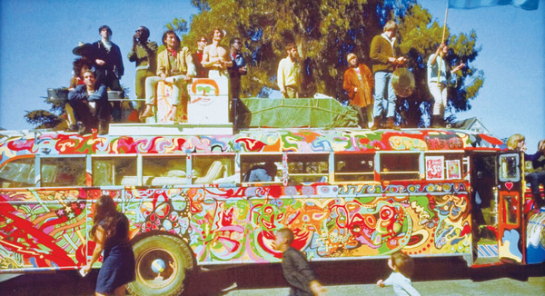 merry_pranksters_bus_ondarock_nunziata_600 merry_pranksters_bus_ondarock_nunziata_600