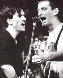 Johnny Marr e Billy Bragg durante il concerto per il Red Wedge