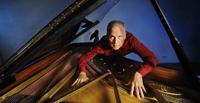 Inside piano