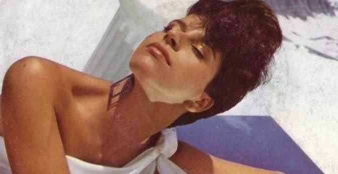 La dea delle notti estetiche