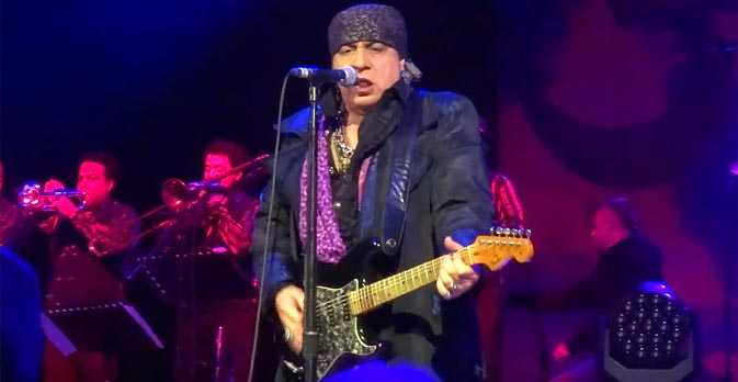 Keep on rockin’ in the crazy world