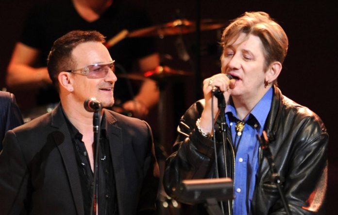 Anche gli U2 nel disco-tributo a Shane MacGowan. Ascolta “A Rainy Night In Soho” di Bruce Springsteen