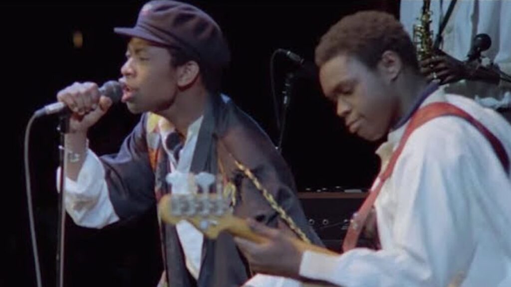 Super Étoile de Dakar durante un concerto