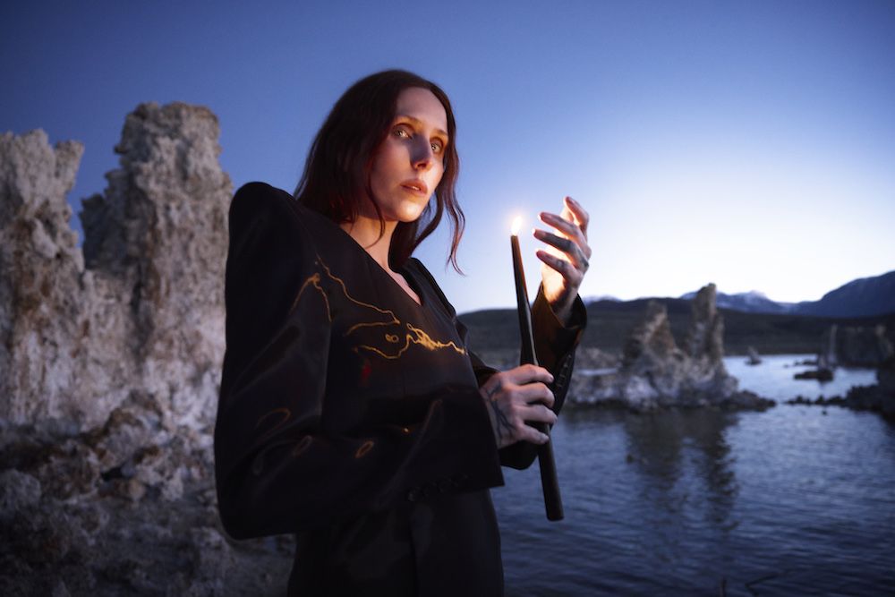 Chelsea Wolfe è tornata: ascolta il nuovo singolo “Death Is Not The End”. A dicembre una data in Italia