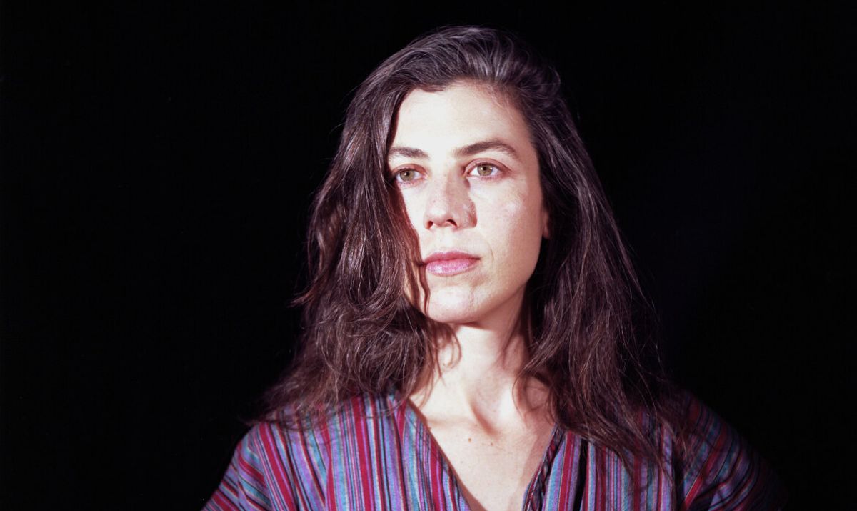 Julia Holter annuncia il nuovo album “Materia”. Ascolta il singolo “Fantasy”