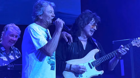 Ritchie Blackmore sul palco coi Deep Purple dopo 33 anni – Guarda il video