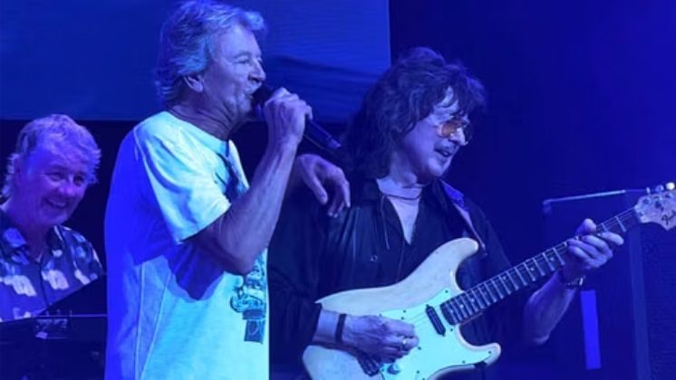 Ritchie Blackmore sul palco coi Deep Purple dopo 33 anni – Guarda il video