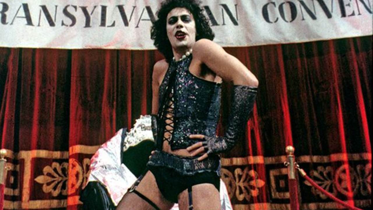 Morto Tim Curry, star del “Rocky Horror Picture Show”. L’omaggio del mondo del rock