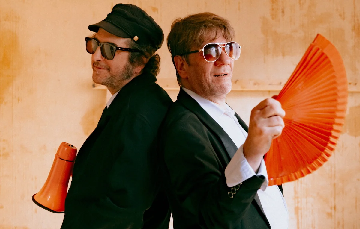 Vinicio Capossela e Pierpaolo Capovilla insieme nel brano “Tutti Bodyguard”: guarda il video